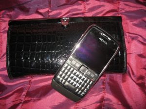 lovely Lovely purse/wallet that resembles a clutch bag and my Nokia E71.